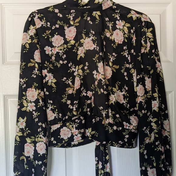 Black floral blouse - Picture 2 of 4